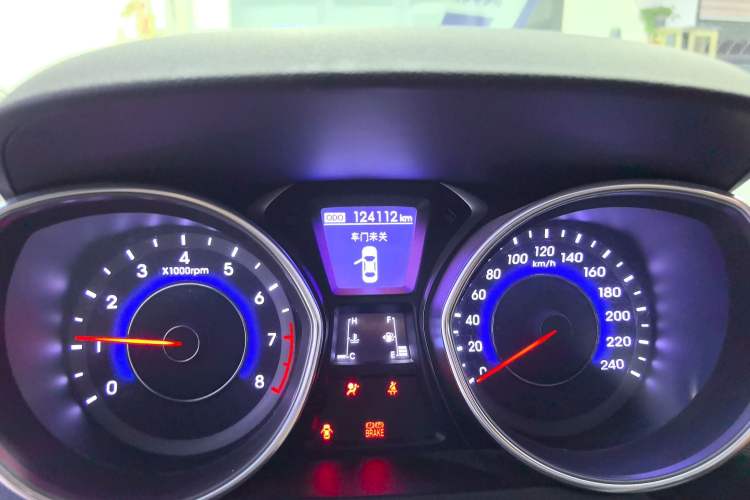 Used Hyundai Elantra (5th Generation / Langdong) 2012 1.6L Manual Leading Model Odometer Close Up