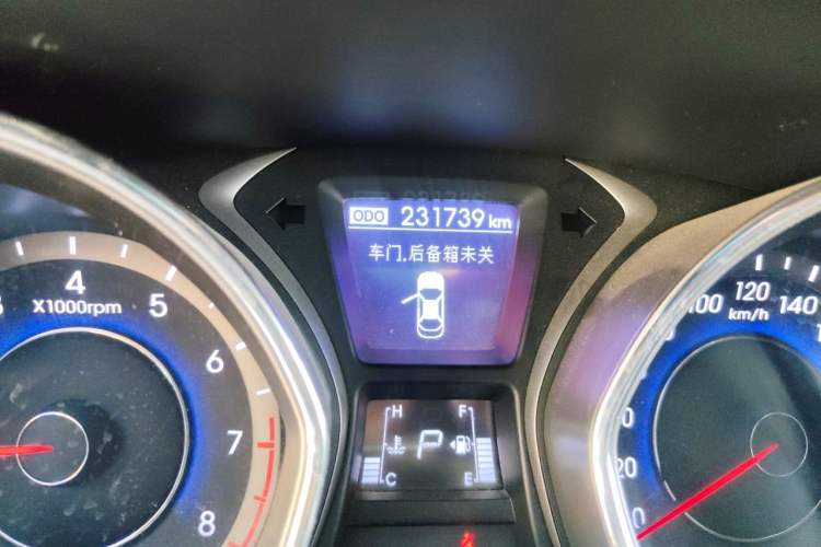 Used Hyundai Elantra (5th Generation / Langdong) 2012 1.6L Automatic Leading Model Odometer Close Up