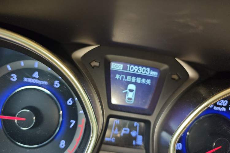 Used Hyundai Elantra (5th Generation / Langdong) 2012 1.6L Automatic Leading Model Odometer Close Up