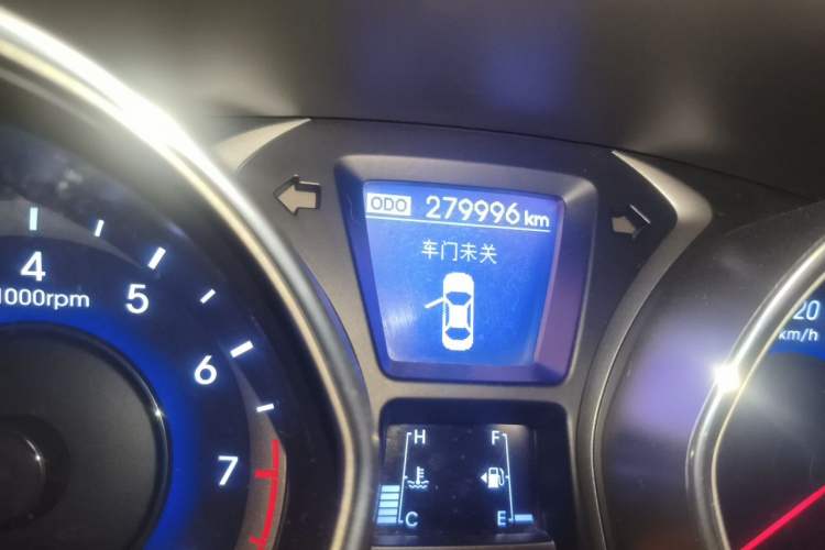 Used Hyundai Elantra (5th Generation / Langdong) 2012 1.6L Manual Leading Model Odometer Close Up