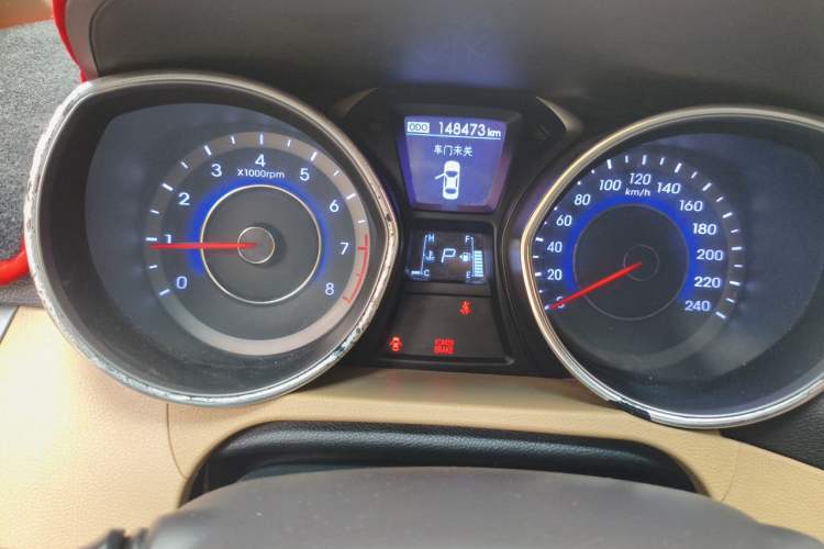 Used Hyundai Elantra (5th Generation / Langdong) 2012 1.6L Automatic Prestige Model Odometer Close Up
