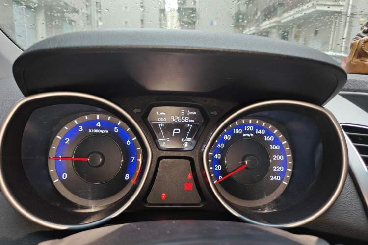 Used Hyundai Elantra (5th Generation / Langdong) 2012 1.6L Automatic Fashion Edition Odometer Close Up