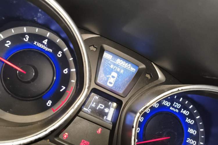 Used Hyundai Elantra (5th Generation / Langdong) 2012 1.6L Automatic Prestige Model Odometer Close Up