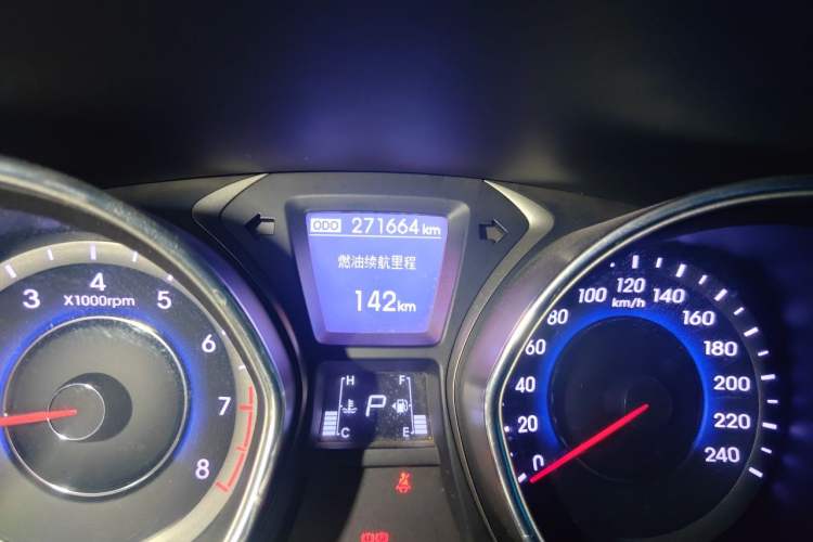 Used Hyundai Elantra (5th Generation / Langdong) 2012 1.6L Automatic Leading Model Odometer Close Up