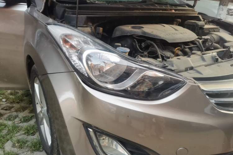 Used Hyundai Elantra (5th Generation / Langdong) 2012 1.6L Manual Leading Model Right Front Headlight