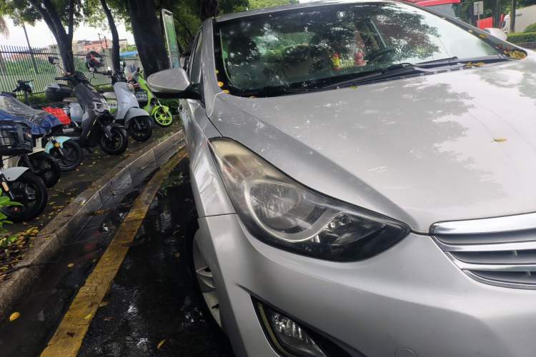 Used Hyundai Elantra (5th Generation / Langdong) 2012 1.6L Automatic Prestige Model Right Front Headlight