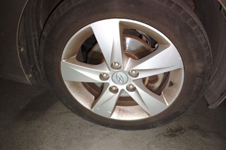 Used Hyundai Elantra (5th Generation / Langdong) 2012 1.6L Manual Leading Model Right Front Wheel Hub