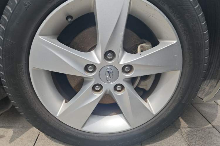 Used Hyundai Elantra (5th Generation / Langdong) 2012 1.6L Manual Fashion Edition Right Front Wheel Hub