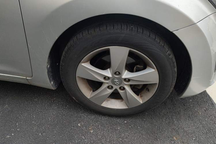 Used Hyundai Elantra (5th Generation / Langdong) 2012 1.6L Manual Fashion Edition Right Front Wheel Hub
