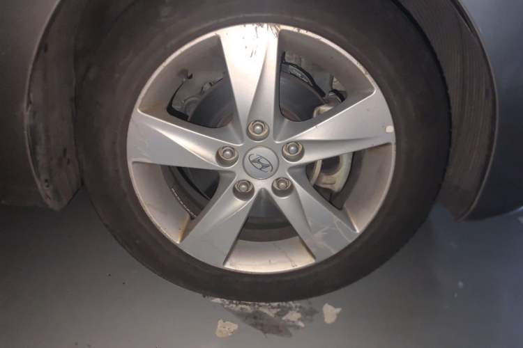 Used Hyundai Elantra (5th Generation / Langdong) 2012 1.6L Manual Fashion Edition Right Front Wheel Hub