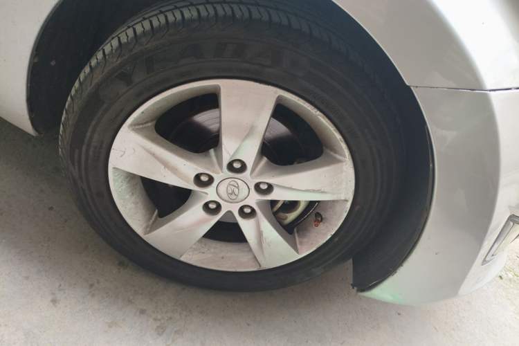 Used Hyundai Elantra (5th Generation / Langdong) 2012 1.6L Automatic Prestige Model Right Front Wheel Hub