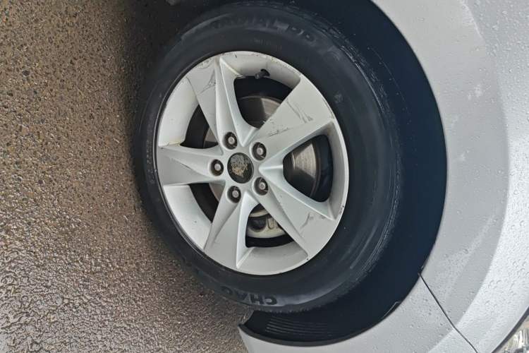 Used Hyundai Elantra (5th Generation / Langdong) 2012 1.6L Automatic Leading Model Right Front Wheel Hub