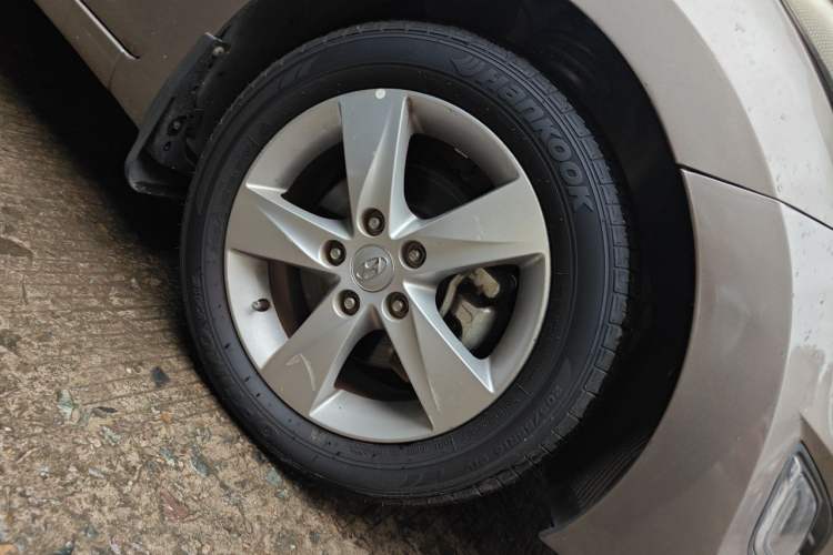 Used Hyundai Elantra (5th Generation / Langdong) 2012 1.6L Automatic Fashion Edition Right Front Wheel Hub