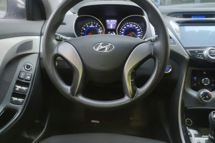Used Hyundai Elantra (5th Generation / Langdong) 2012 1.6L Automatic Leading Model Steering Wheel