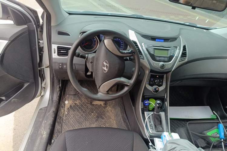 Used Hyundai Elantra (5th Generation / Langdong) 2012 1.6L Automatic Leading Model Steering Wheel