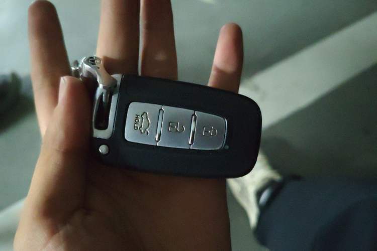 Used Hyundai Elantra (5th Generation / Langdong) 2012 1.6L Manual Leading Model Vehicle Key