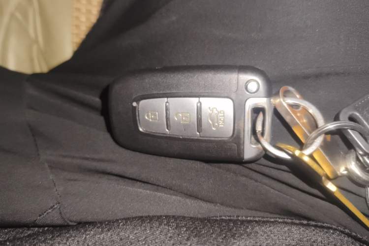 Used Hyundai Elantra (5th Generation / Langdong) 2012 1.6L Manual Leading Model Vehicle Key