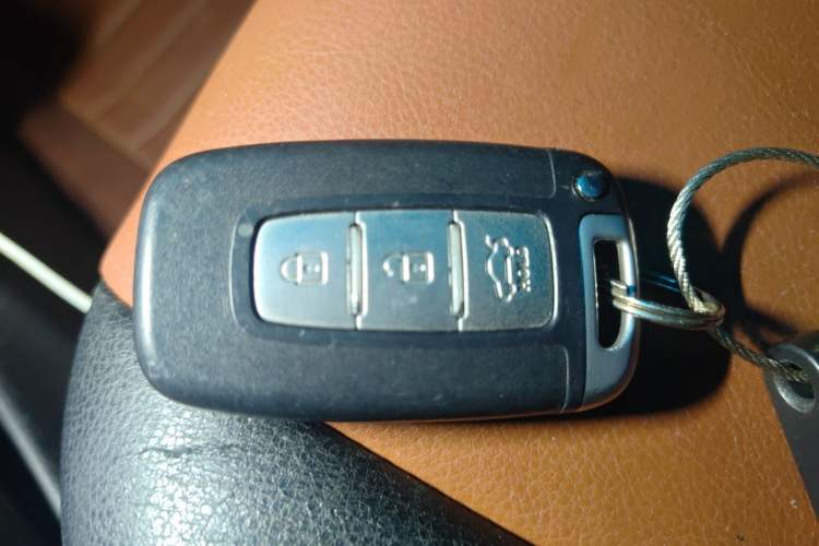 Used Hyundai Elantra (5th Generation / Langdong) 2012 1.6L Automatic Leading Model Vehicle Key