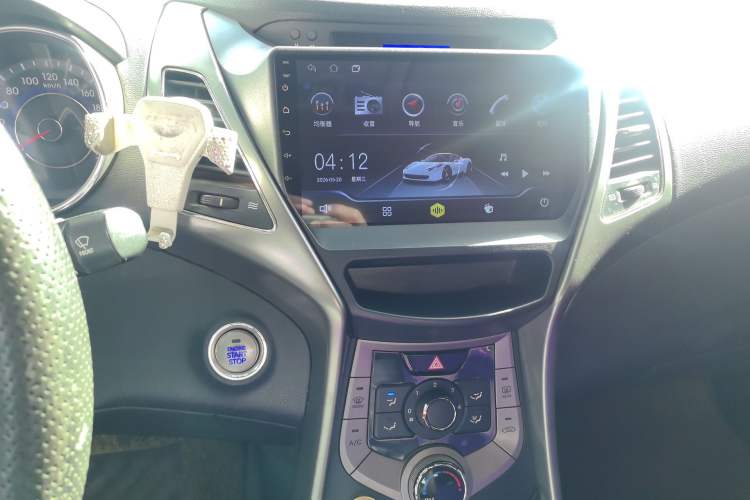 Used Hyundai Elantra (5th Generation / Langdong) 2012 1.6L Manual Leading Model Audio And AC Panel