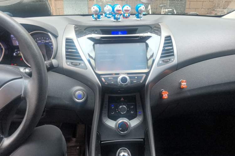 Used Hyundai Elantra (5th Generation / Langdong) 2012 1.6L Automatic Leading Model Audio And AC Panel