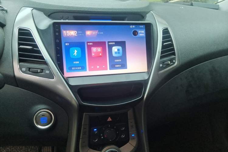 Used Hyundai Elantra (5th Generation / Langdong) 2012 1.6L Manual Leading Model Audio And AC Panel