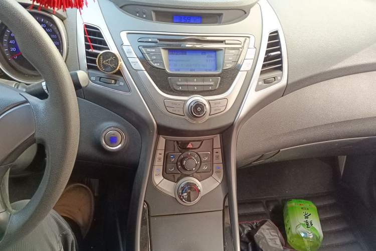 Used Hyundai Elantra (5th Generation / Langdong) 2012 1.6L Manual Leading Model Audio And AC Panel