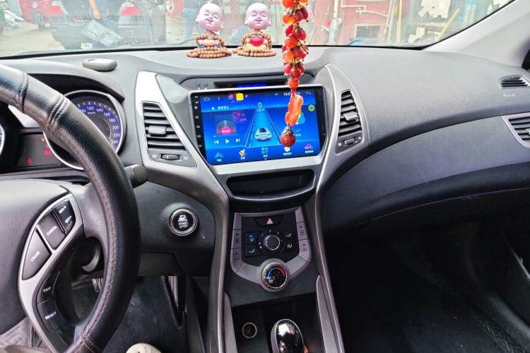 Used Hyundai Elantra (5th Generation / Langdong) 2012 1.6L Automatic Fashion Edition Audio And AC Panel