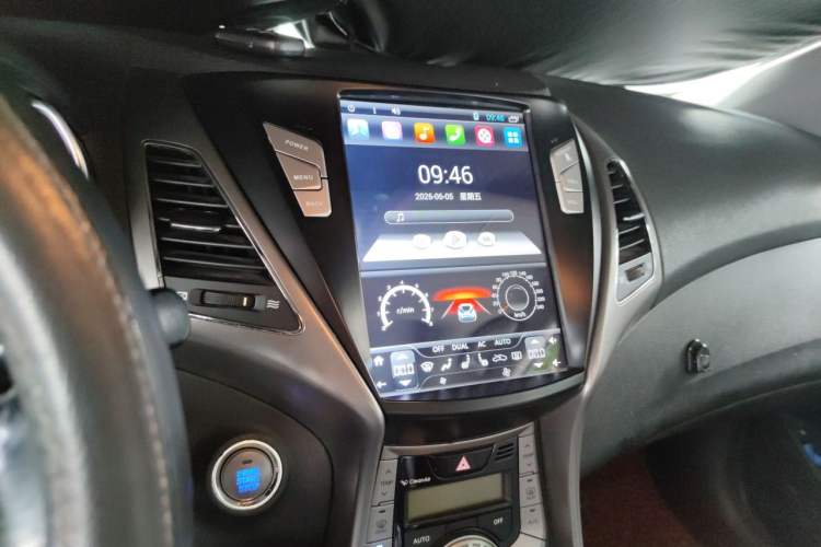 Used Hyundai Elantra (5th Generation / Langdong) 2012 1.6L Automatic Prestige Model Audio And AC Panel
