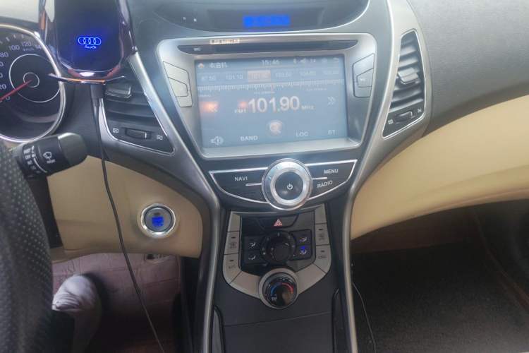 Used Hyundai Elantra (5th Generation / Langdong) 2012 1.6L Manual Leading Model Audio And AC Panel