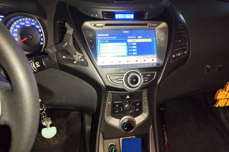 Used Hyundai Elantra (5th Generation / Langdong) 2012 1.6L Automatic Fashion Edition Audio And AC Panel
