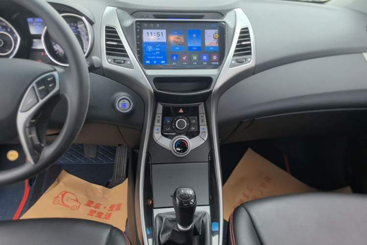 Used Hyundai Elantra (5th Generation / Langdong) 2012 1.6L Manual Leading Model Audio And AC Panel