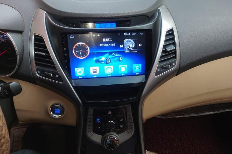Used Hyundai Elantra (5th Generation / Langdong) 2012 1.6L Manual Leading Model Audio And AC Panel