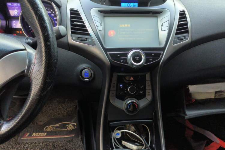 Used Hyundai Elantra (5th Generation / Langdong) 2012 1.6L Manual Leading Model Audio And AC Panel