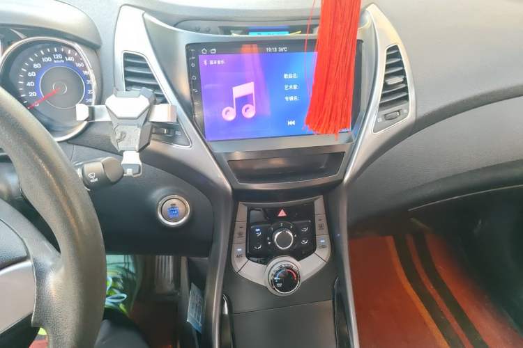 Used Hyundai Elantra (5th Generation / Langdong) 2012 1.6L Manual Leading Model Audio And AC Panel