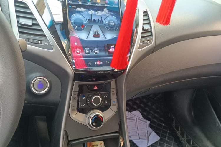 Used Hyundai Elantra (5th Generation / Langdong) 2012 1.6L Manual Leading Model Audio And AC Panel