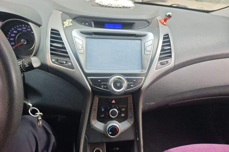 Used Hyundai Elantra (5th Generation / Langdong) 2012 1.6L Manual Fashion Edition Audio And AC Panel