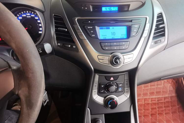 Used Hyundai Elantra (5th Generation / Langdong) 2012 1.6L Automatic Fashion Edition Audio And AC Panel