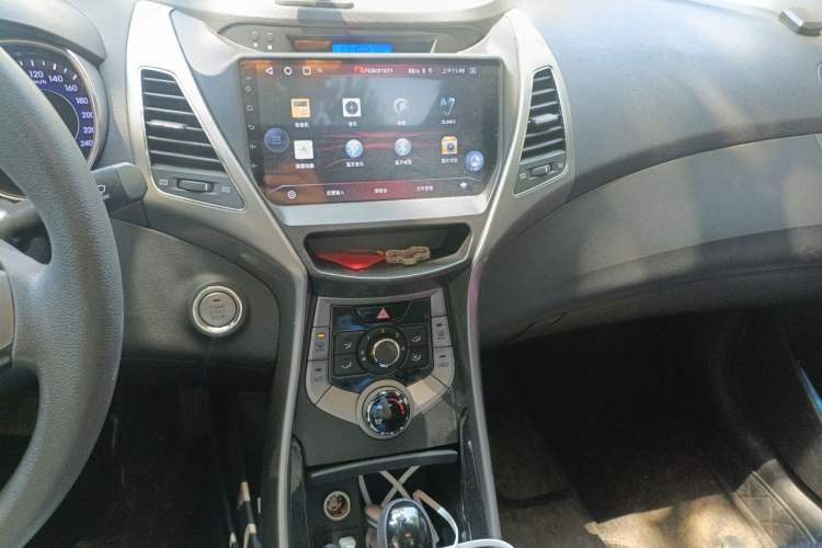 Used Hyundai Elantra (5th Generation / Langdong) 2012 1.6L Automatic Leading Model Audio And AC Panel