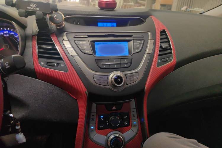 Used Hyundai Elantra (5th Generation / Langdong) 2012 1.6L Automatic Fashion Edition Audio And AC Panel