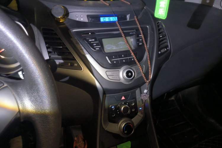 Used Hyundai Elantra (5th Generation / Langdong) 2012 1.6L Automatic Fashion Edition Audio And AC Panel