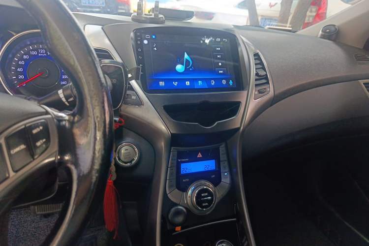 Used Hyundai Elantra (5th Generation / Langdong) 2012 1.6L Automatic Prestige Model Audio And AC Panel
