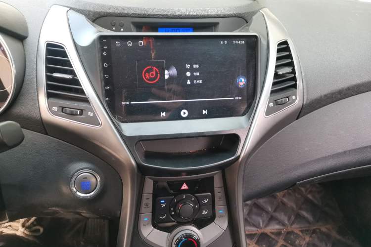 Used Hyundai Elantra (5th Generation / Langdong) 2012 1.6L Automatic Leading Model Audio And AC Panel