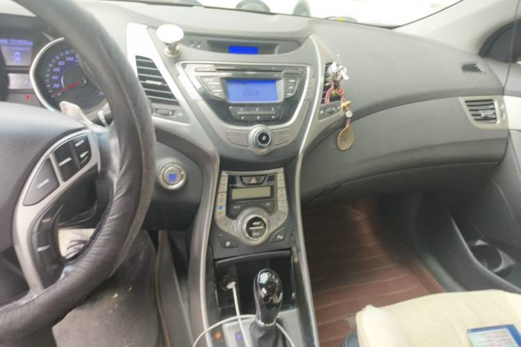 Used Hyundai Elantra (5th Generation / Langdong) 2012 1.8L Automatic Prestige Model Audio And AC Panel