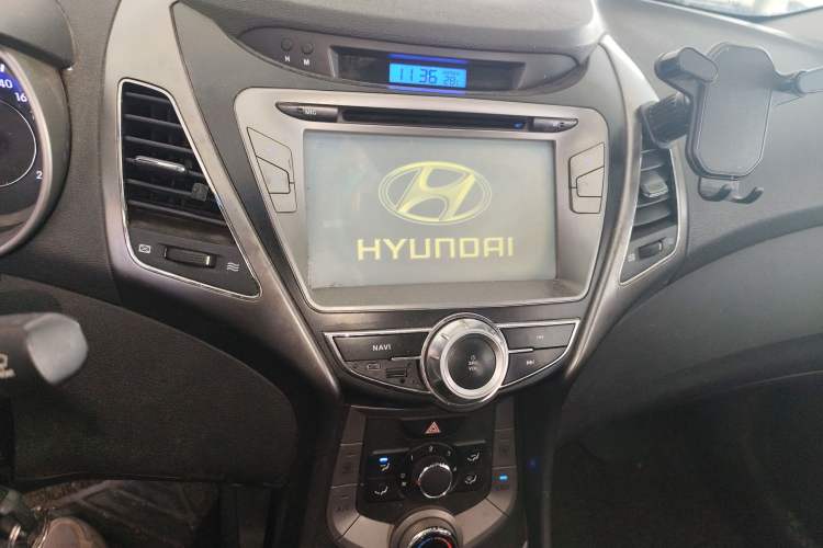 Used Hyundai Elantra (5th Generation / Langdong) 2012 1.6L Manual Fashion Edition Audio And AC Panel
