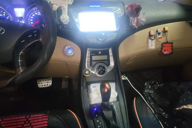 Used Hyundai Elantra (5th Generation / Langdong) 2012 1.6L Automatic Prestige Model Audio And AC Panel