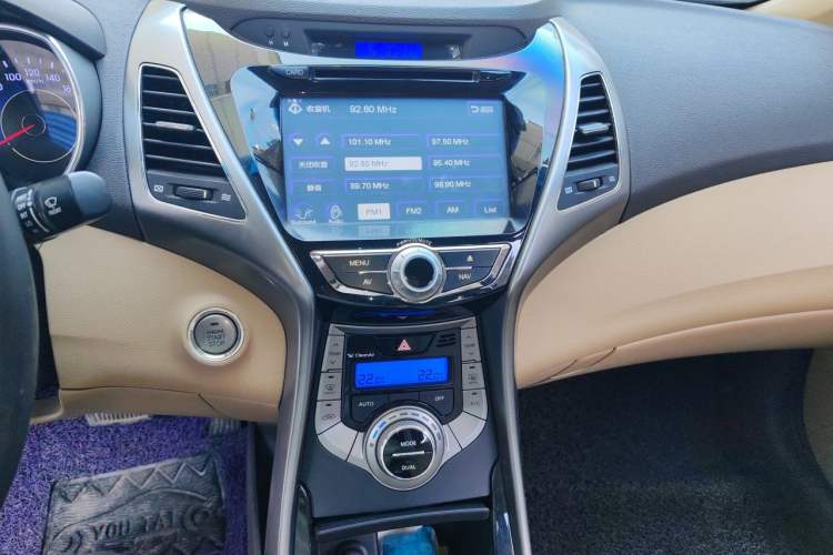 Used Hyundai Elantra (5th Generation / Langdong) 2012 1.6L Automatic Prestige Model Audio And AC Panel
