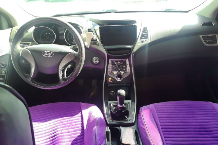 Used Hyundai Elantra (5th Generation / Langdong) 2012 1.6L Manual Leading Model Center Console