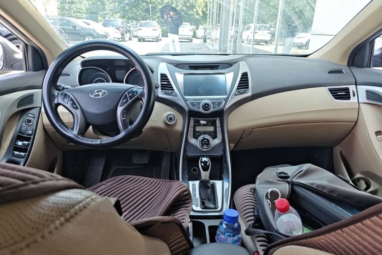 Used Hyundai Elantra (5th Generation / Langdong) 2012 1.6L Automatic Prestige Model Center Console