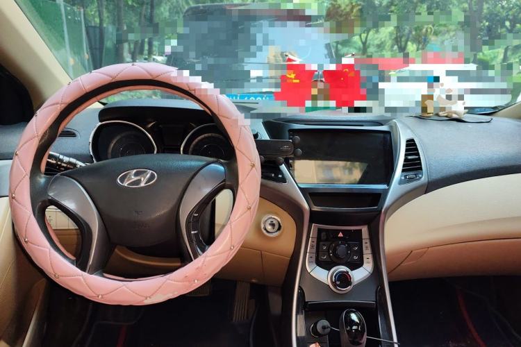 Used Hyundai Elantra (5th Generation / Langdong) 2012 1.6L Automatic Fashion Edition Center Console