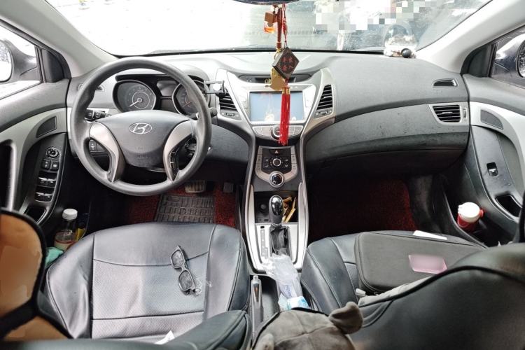 Used Hyundai Elantra (5th Generation / Langdong) 2012 1.6L Automatic Fashion Edition Center Console